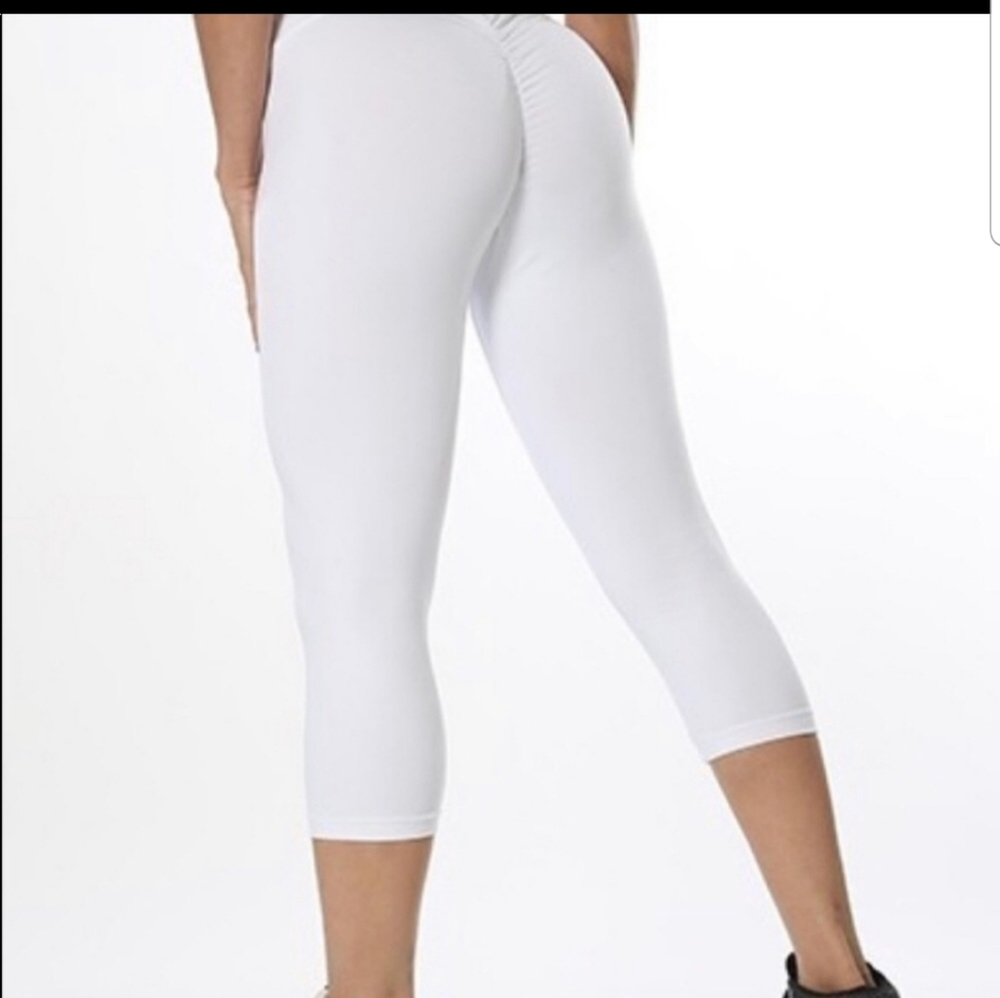 Celestia Bodiez Scrunch Booty Capris activewear